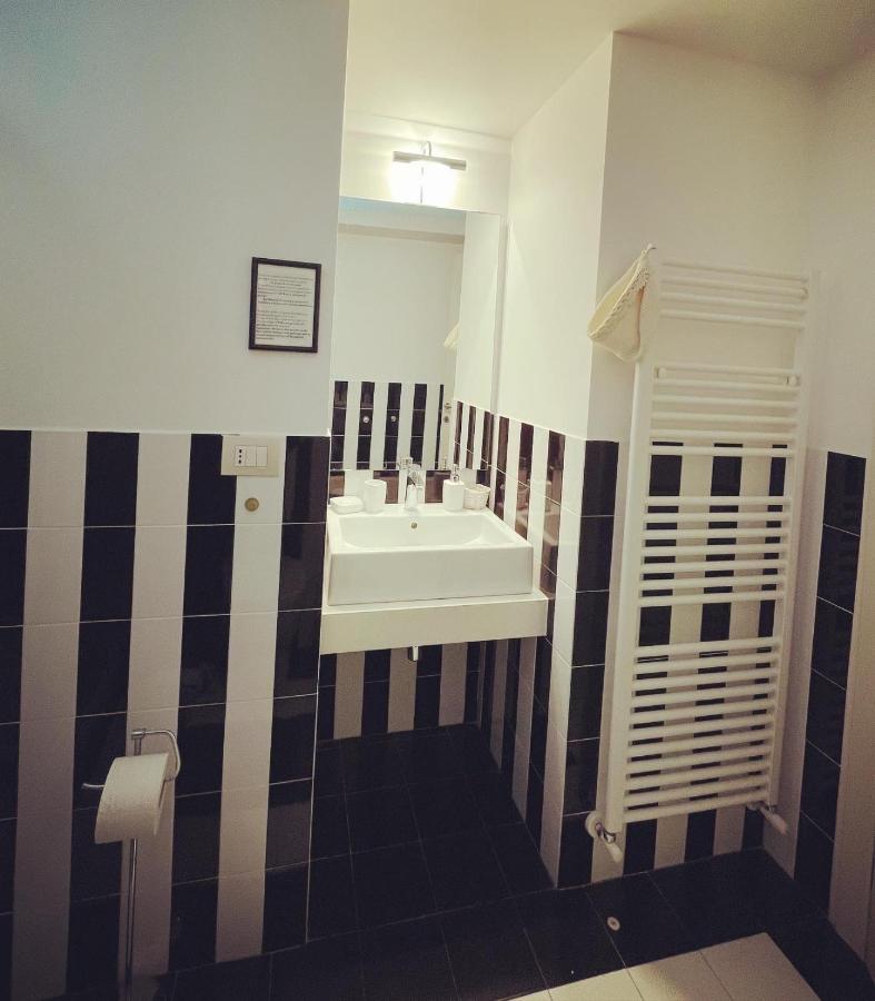 211 Underground Hotel Viareggio Exterior photo